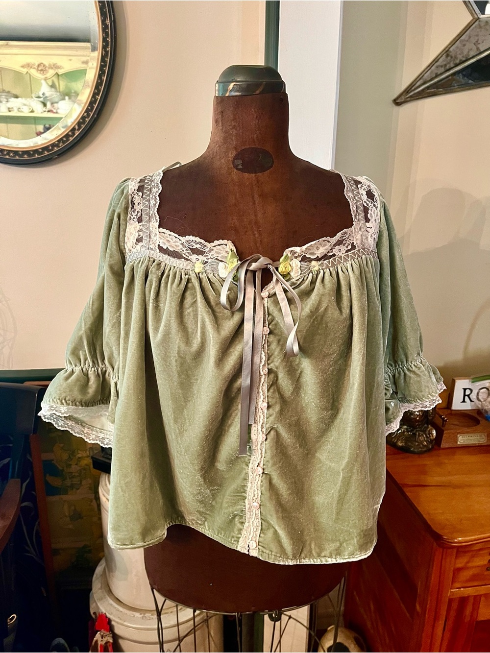 Free People Vintage-Inspired Lace Trim Women’s Top in Sage Green Size Small